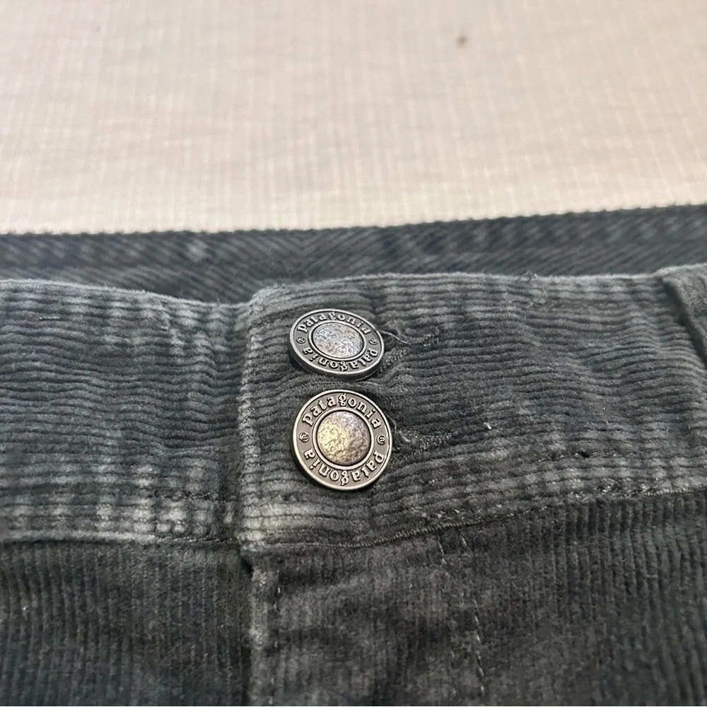 Patagonia Corduroy Above Knee Skirt Women’s Size 8 Dark Gray Logo Pockets - Picture 2 of 5